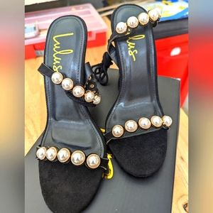 Black strappy sandals with heel - faux pearl detailing